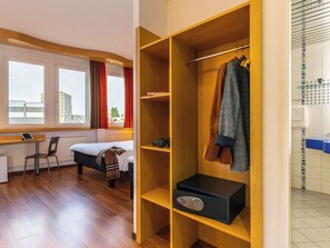 Room, 2 Twin Beds | 1 bedroom, minibar, desk, blackout drapes