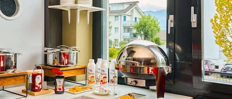 Desayuno buffet diario (CHF 20 por persona)