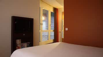 Room, 1 Double Bed (New Sleep Easy Concept) | Minibar, desk, blackout curtains, soundproofing