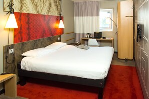 Room, 1 Katil Kelamin (Double) | Langsir/tirai gelap terus, Wi-fi percuma, cadar katil, jam penggera 