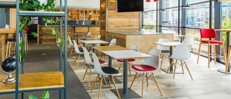 Daily English breakfast (GBP 11.50 per person)