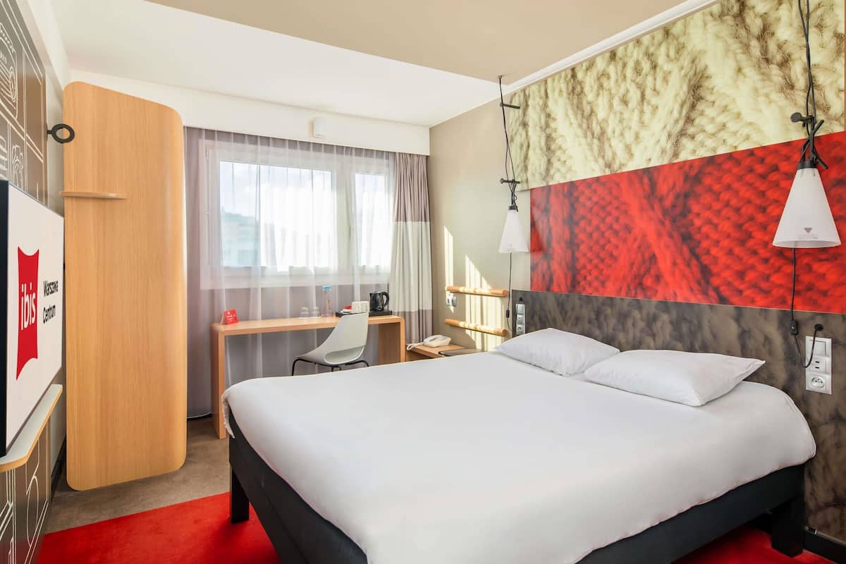 Room, 1 Double Bed (Sweet by ibis) | Blackout drapes, free WiFi, bed sheets