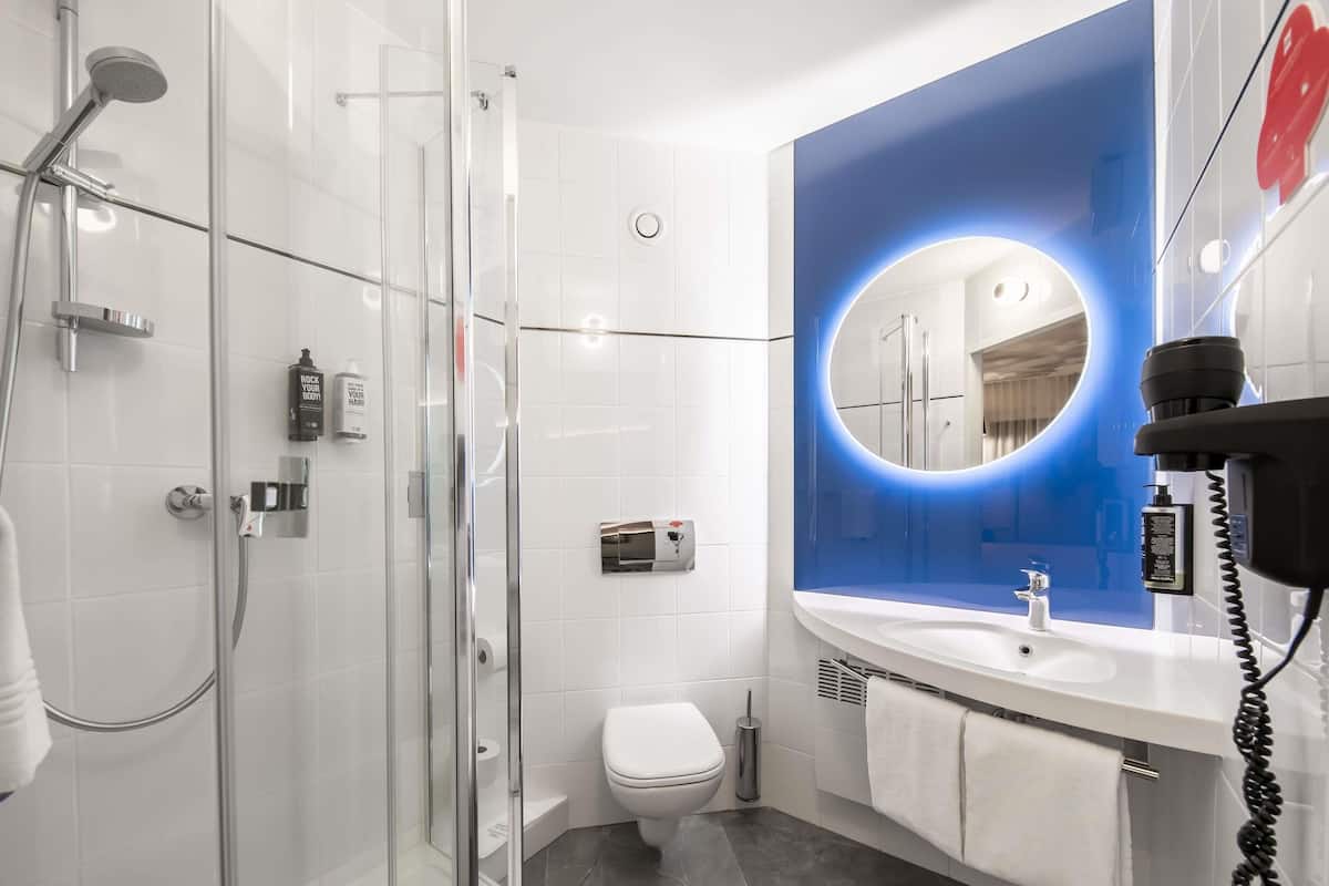 Room, 1 Double Bed (KAI by ibis) | Blackout curtains, free WiFi, bed sheets