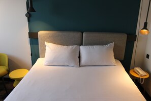 Quarto, 1 cama de casal (KAI by ibis) | 1 quarto, cortinas blackout, Wi-Fi de cortesia, roupa de cama