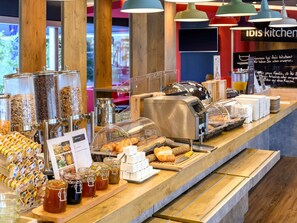 Ontbijtbuffet in het weekend (toeslag)