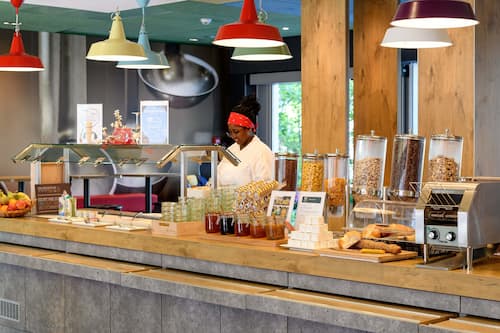 Buffet breakfast for a fee on weekends