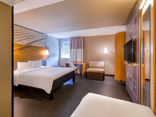 Room, Multiple Beds (New Sleep Easy Concept) | Blackout drapes, soundproofing, free cribs/infant beds, free WiFi - ibis Zurich City West (Zürich)