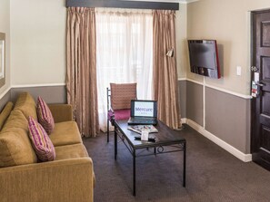 1 bedroom, in-room safe, desk, laptop workspace