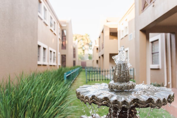 Standard Apartment, 2 Queen Beds | Garden view