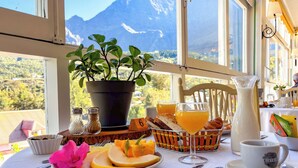Kontinental frokost hver dag (mot et tillegg)