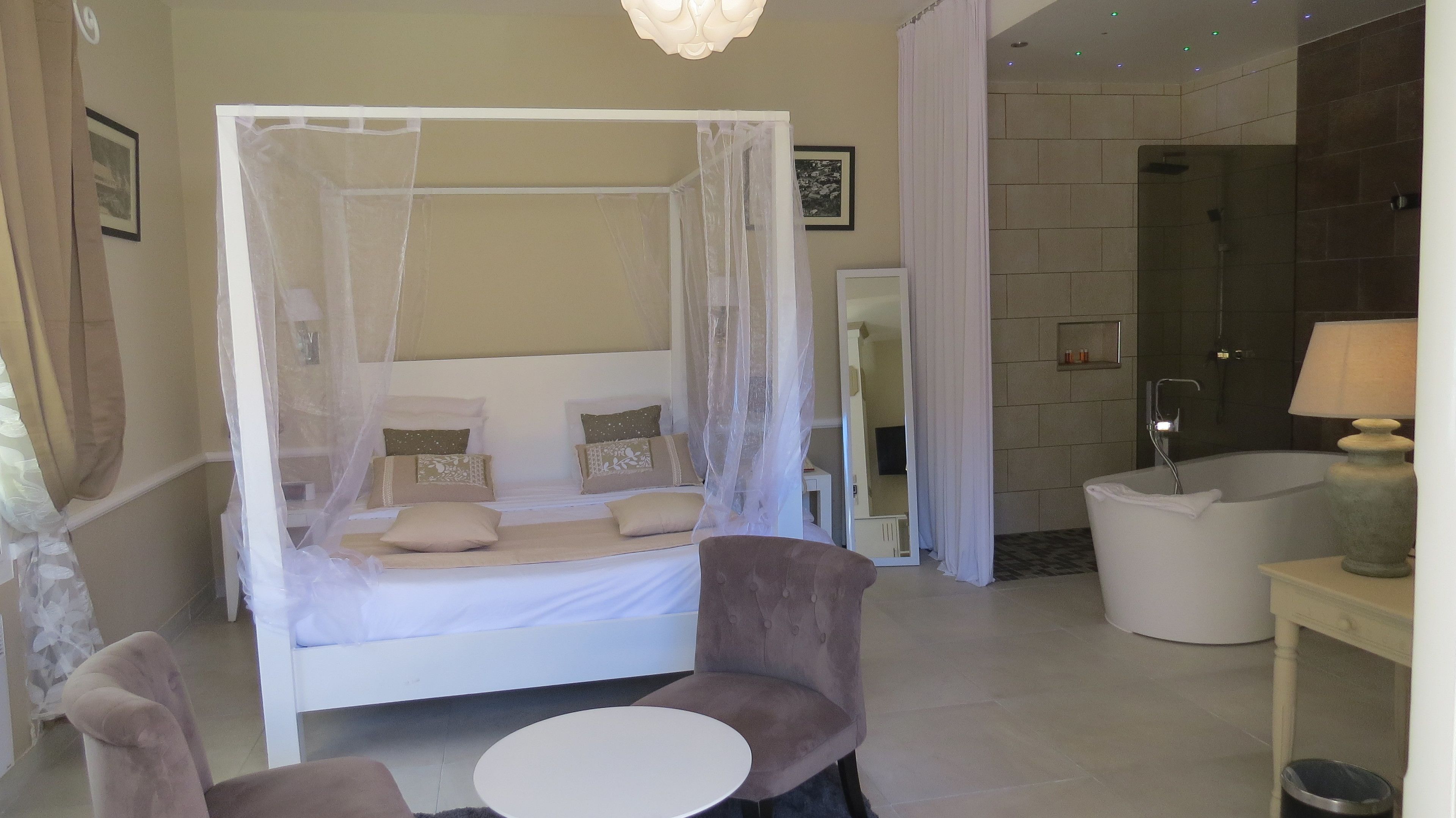 Superior Double Room | Minibar, in-room safe, desk, rollaway beds