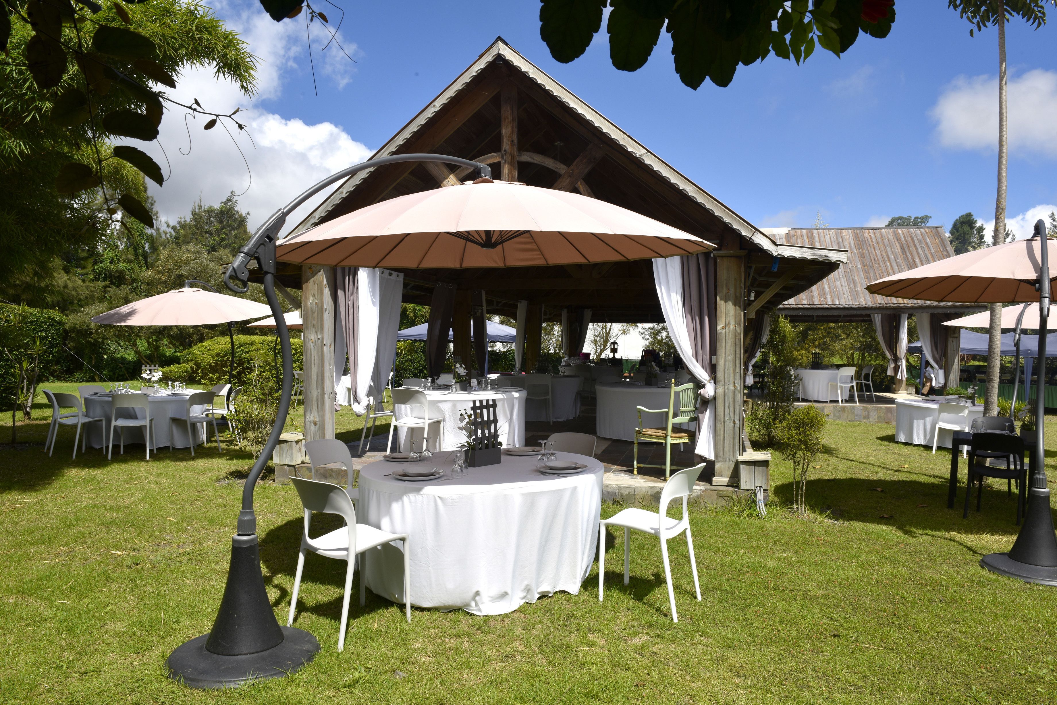 供應早餐和晚餐