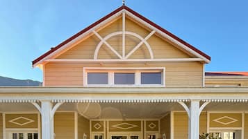 Fachada de la propiedad