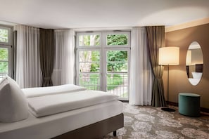 Suite | Premium bedding, desk, blackout curtains, iron/ironing board - Vienna House Easy by Wyndham Castrop-Rauxel (Castrop-Rauxel)