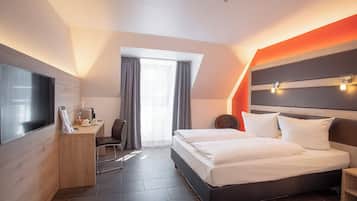 Zimmersafe, Schreibtisch, laptopgeeigneter Arbeitsplatz