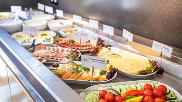 Frokostbuffé hver dag (EUR 19 per person)