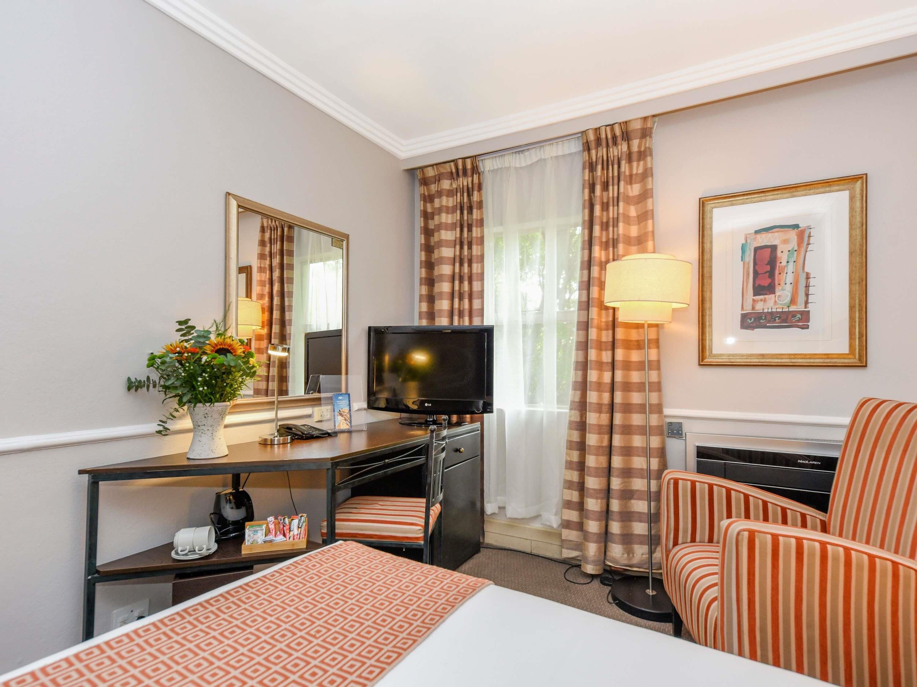 Standard Room, 2 Twin Beds | Minibar, in-room safe, desk, soundproofing