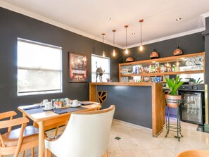Bar (on property) - Mercure Johannesburg Midrand Hotel (Midrand)