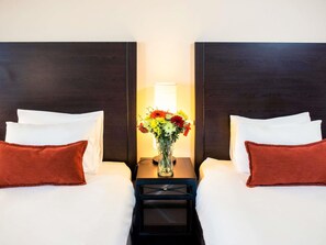 Chambre Standard, 2 lits jumeaux | Minibar, coffre-fort pour ordinateur portable, bureau