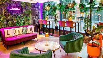 Sala de estar en el lobby