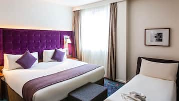 Privilege, Room | Minibar, in-room safe, desk, blackout curtains