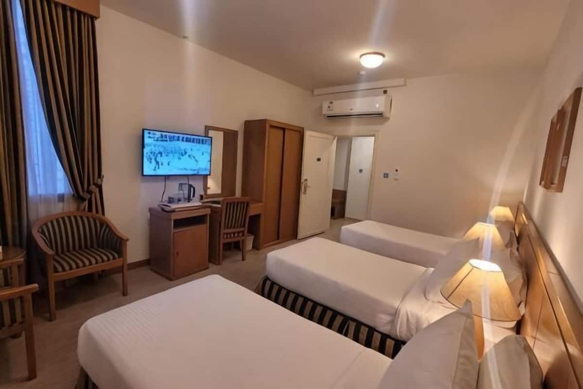 In-room safe, free cribs/infant beds, bed sheets, alarm clocks