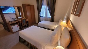 2 bedrooms, in-room safe, free cribs/infant beds, bed sheets