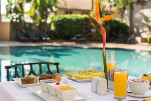 Outdoor dining - Mercure Nelspruit Hotel (Mbombela)