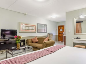 Standard Room, 2 Twin Beds | In-room safe, desk, blackout drapes, iron/ironing board - Mercure Nelspruit Hotel (Mbombela)