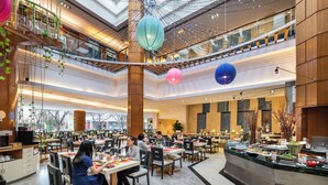 Unclassified image, 3 of 116, button - Peace Hotel Beijing (Beijing)