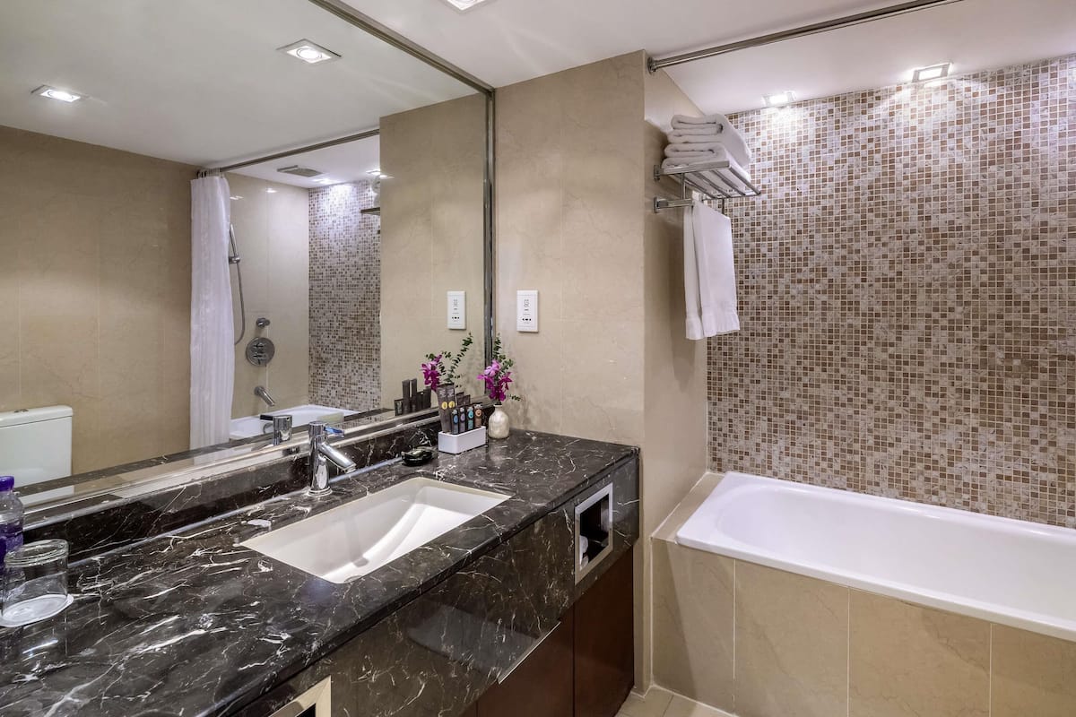 1 bedroom, minibar, in-room safe, desk