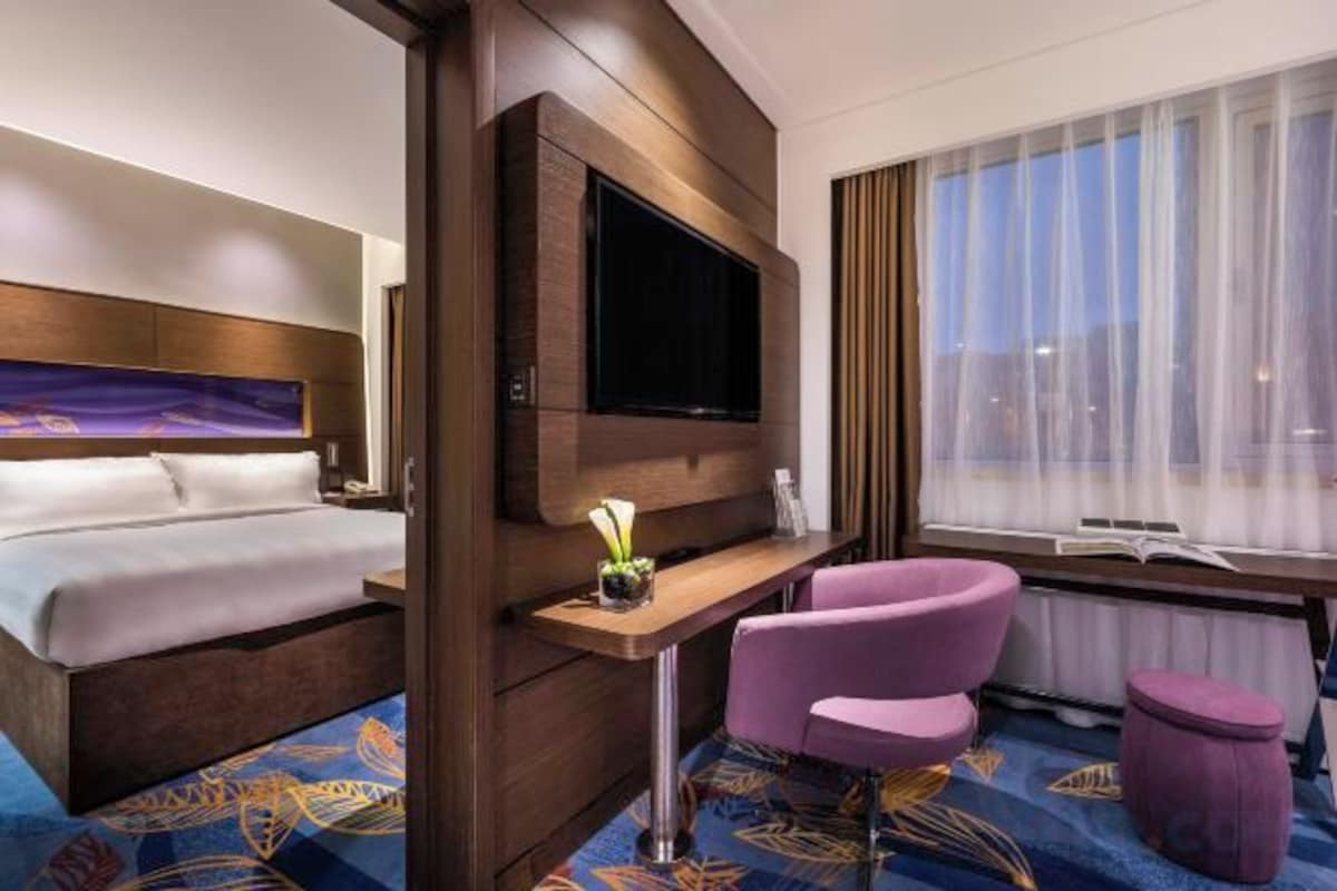 Minibar, in-room safe, desk, laptop workspace