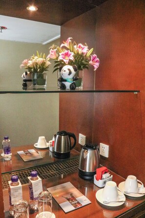 Superior Room, 1 King Bed with Sofa bed | Living area | 29-inch LCD TV with cable channels, TV