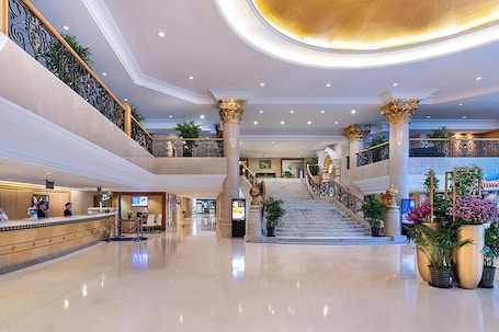 Reception. Peace Hotel Beijing