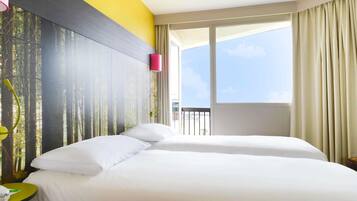 Chambre Standard, 2 lits une place | Literie de qualité supérieure, ameublement personnalisé, bureau