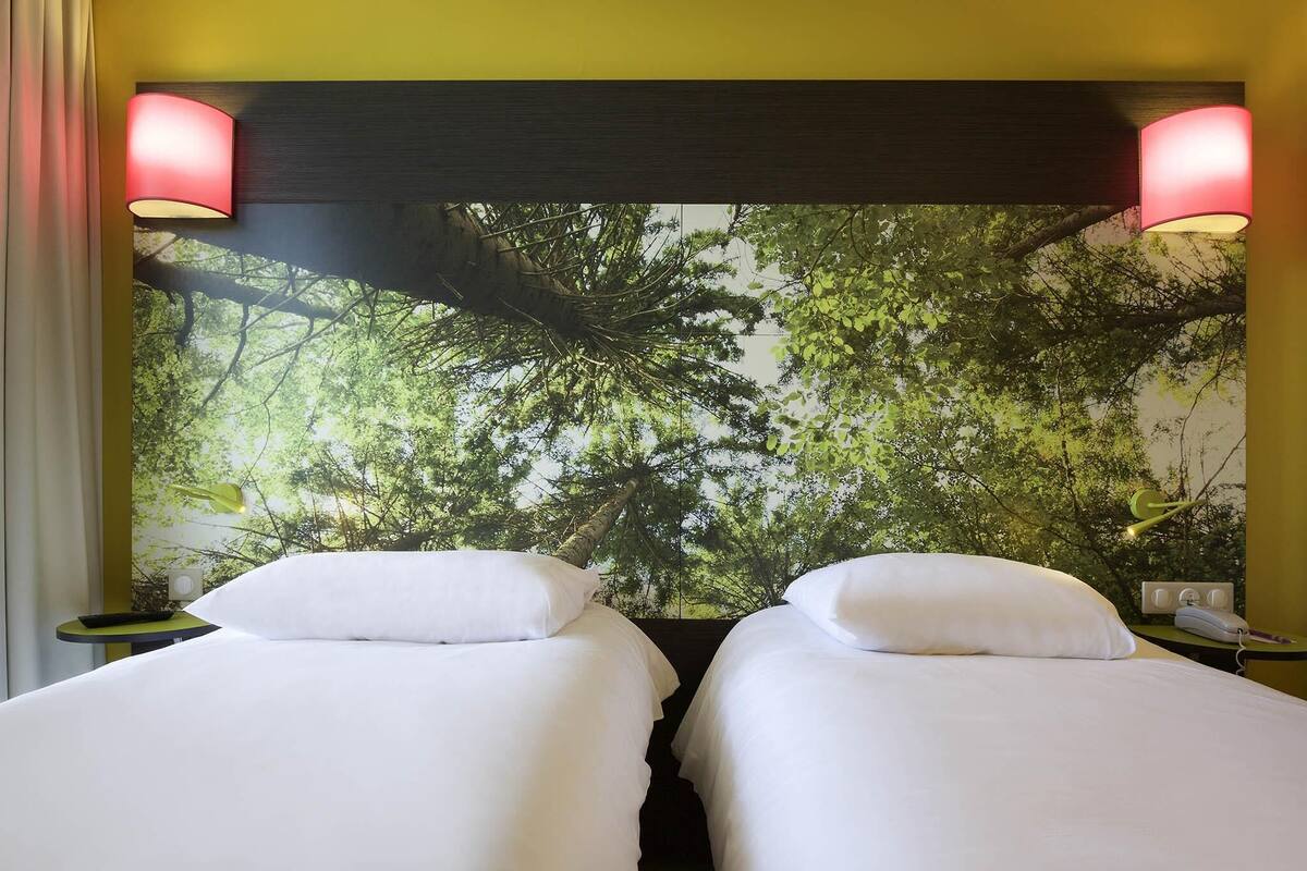 Standard Room, 2 Katil Bujang (Single) | Peralatan tempat tidur premium, dilengkapkan perabot secara berasingan
