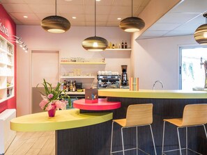 Bar (on property) - Ibis Styles Dax Center (Dax)