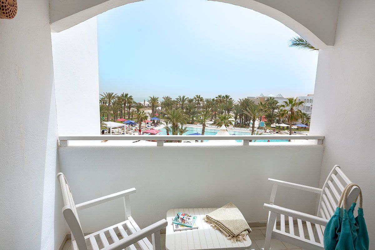 Select Comfort 床墊、迷你吧、客房內保險箱、書桌