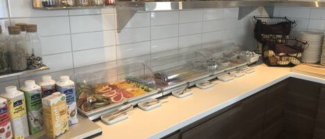 Free daily buffet breakfast