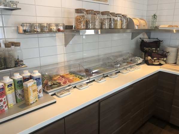 Gratis morgenmadsbuffet hver dag