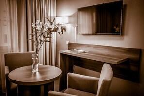 Desk, cots/infant beds, free WiFi, bed sheets