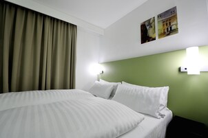 Desk, blackout drapes, free WiFi, bed sheets