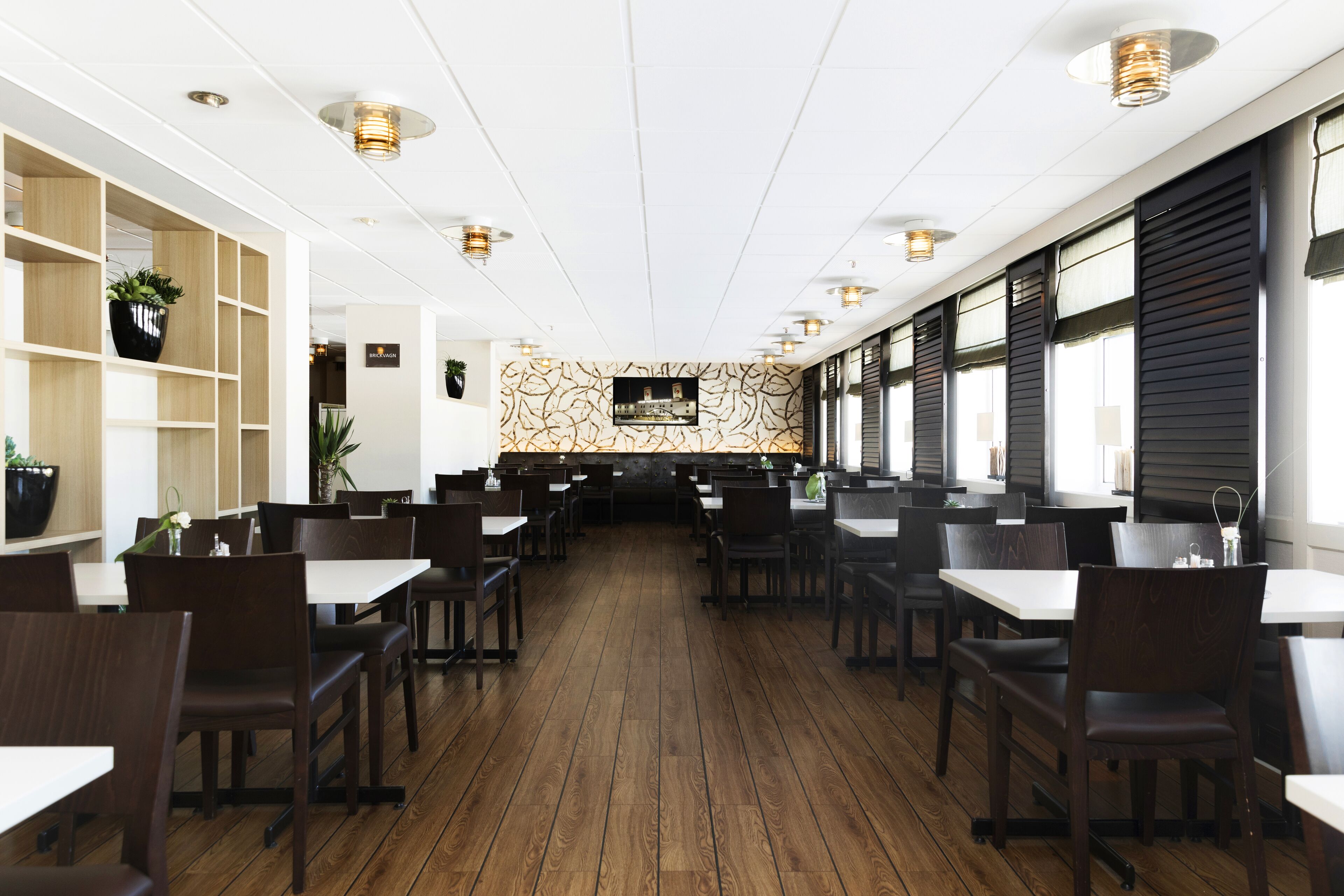 Daily buffet breakfast (SEK 125 per person)