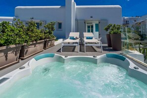 Superior Double Room, Sea View (mini spa) | 2 bedrooms, minibar, in-room safe, desk