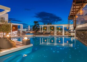 2 outdoor pools, sun loungers