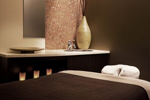 Sauna, steam room, body treatments, aromatherapy, hot stone massages - The Ritz-Carlton, Washington, D.C. (Washington)