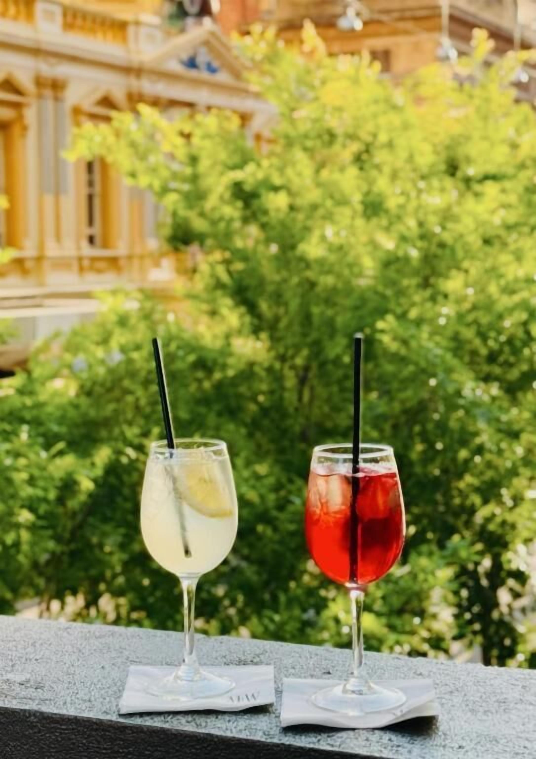 breakfast, lunch and dinner served