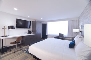 King Room with Gulf View - Non Smoking | Premium bedding, pillowtop beds, in-room safe, blackout drapes