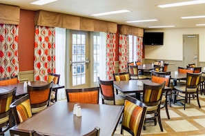 Free daily continental breakfast