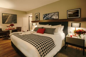 迷你吧、客房內保險箱、書桌、遮光布/窗簾